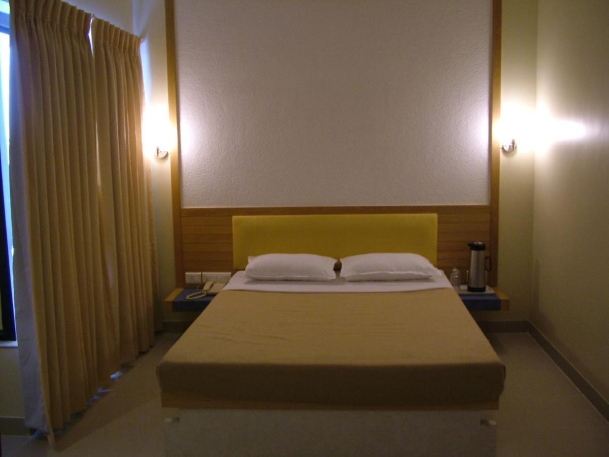 Hotel City Park, Solapur Eksteriør billede