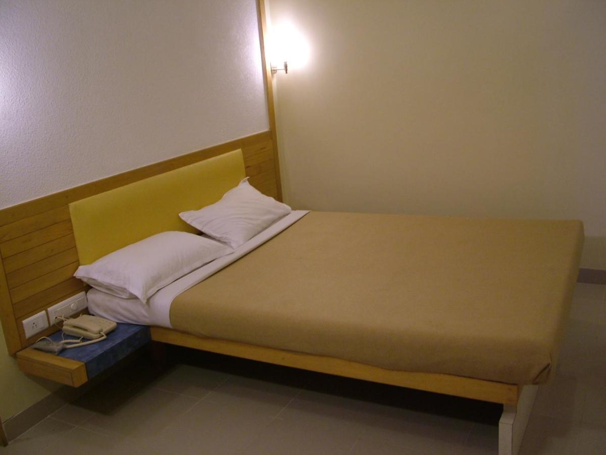 Hotel City Park, Solapur Eksteriør billede