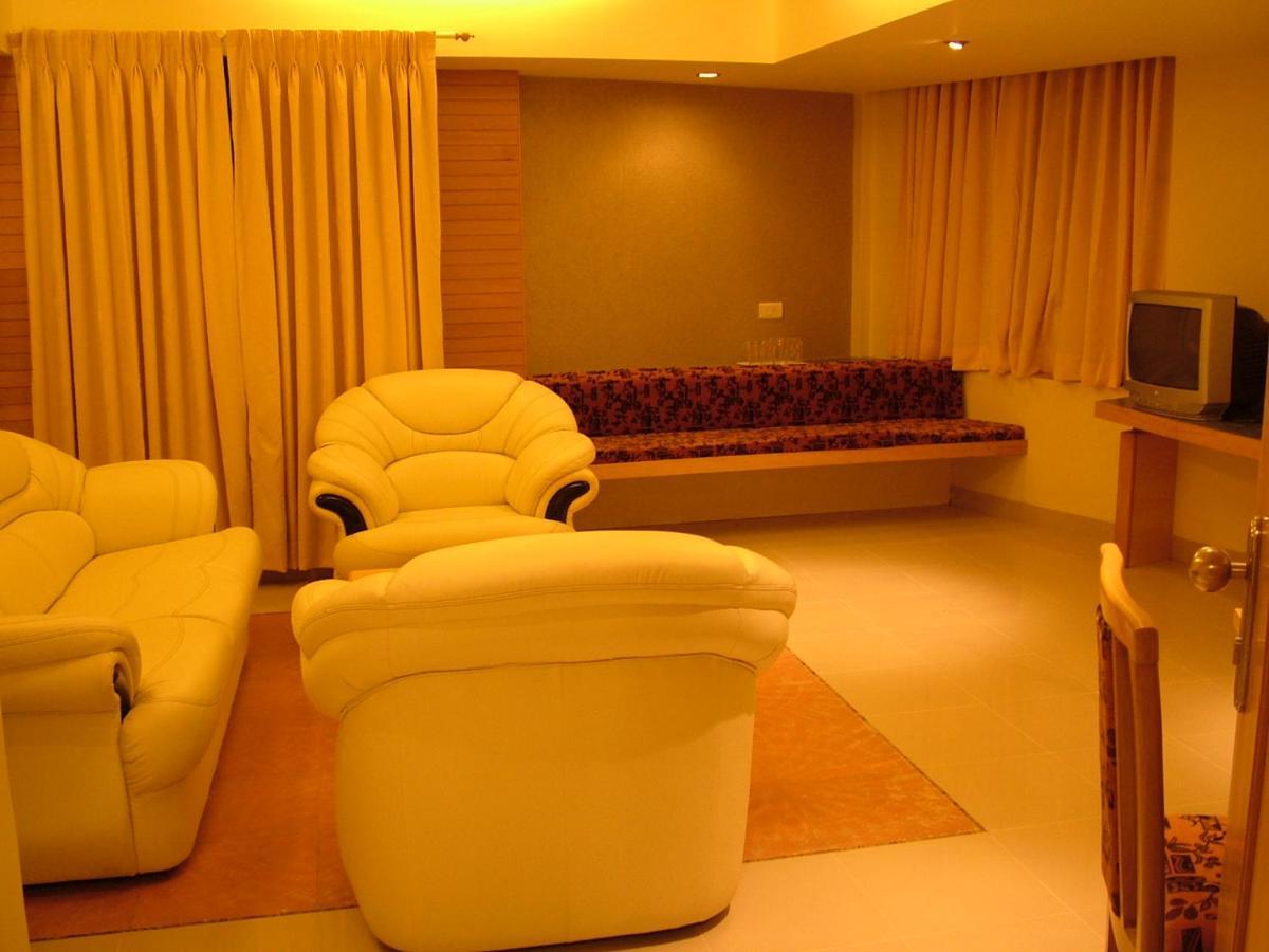 Hotel City Park, Solapur Eksteriør billede